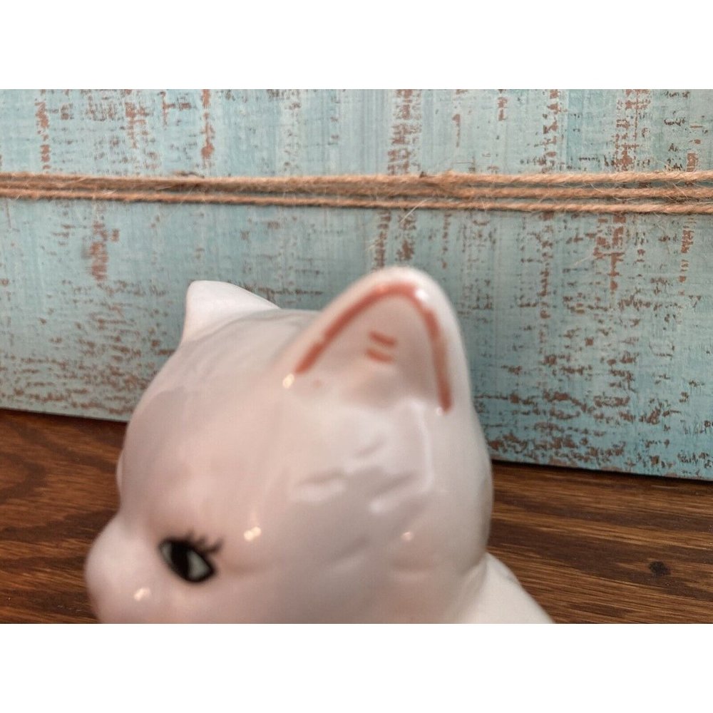 Cardia White Ceramic Lounging Cat Kitten Figurine - Picture 5 of 8